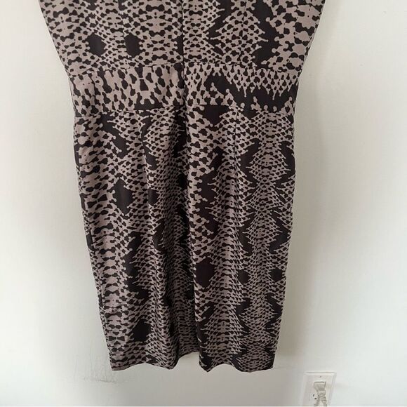 Banana Republic‎ Grey Snake Skin 100% Silk Pleated Faux Crossover Dress - Picture 5 of 10